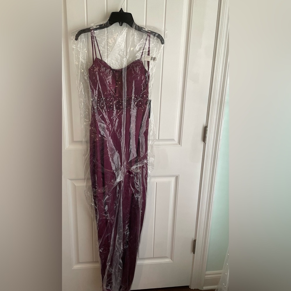 Satin Maxi Illusion Beaded Lace Waist
Dress in Merlot by City Vibe Dillard's NWT - Picture 5 of 7